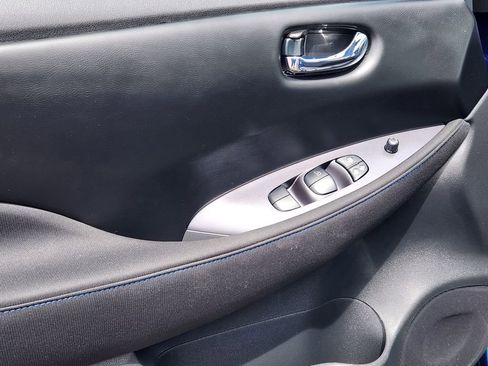 Certified 2025 Nissan Leaf S FWD image 19