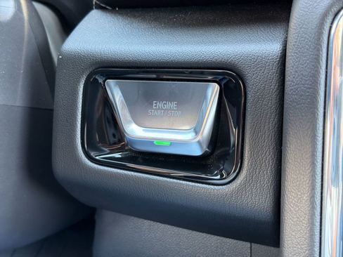 Used 2025 GMC Yukon XL Denali AWD/4WD image 25