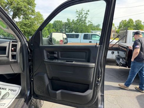 Used 2018 RAM 2500 Tradesman w/ Chrome Appearance Group AWD/4WD image 23