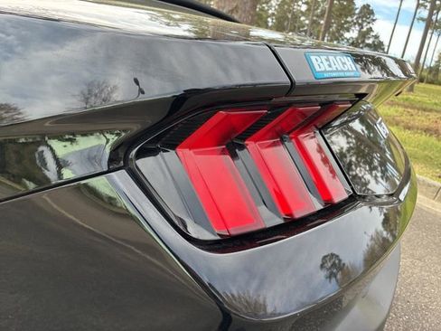 Used 2024 Ford Mustang GT Premium image 13