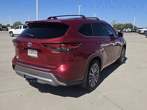 Used 2021 Toyota Highlander Platinum AWD/4WD image 5