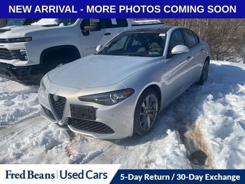 Used 2023 Alfa Romeo Giulia Ti image 3