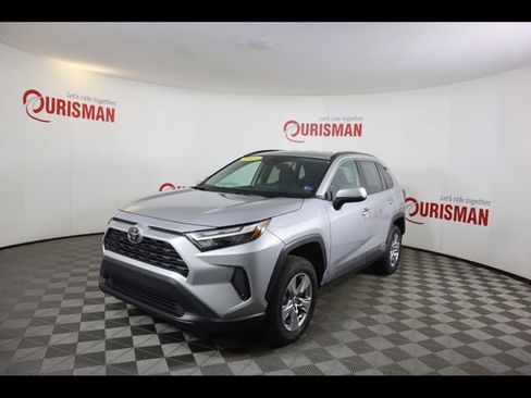 Used 2025 Toyota RAV4 XLE image 4