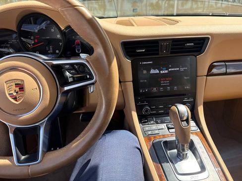 Used 2017 Porsche 911 Carrera RWD image 4
