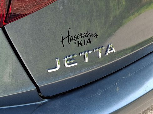 Used 2024 Volkswagen Jetta SE FWD image 32