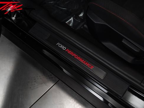 Used 2018 Ford Mustang Shelby GT350R w/ GT350R Equipment Group 920A RWD image 22