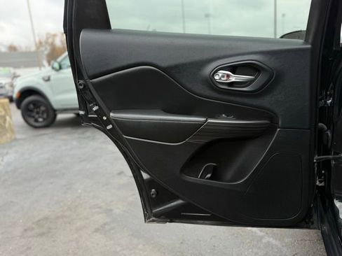 Used 2014 Jeep Cherokee Limited image 15