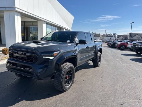 Used 2025 Toyota Tacoma TRD Pro image 2