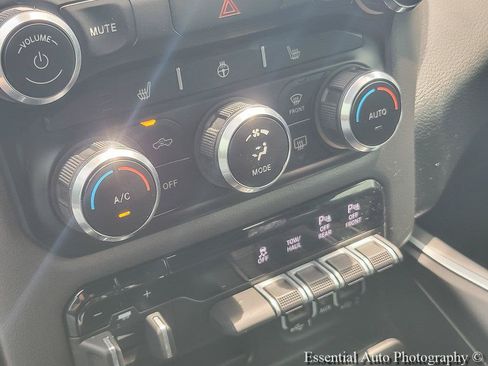 Used 2021 RAM 1500 Big Horn AWD/4WD image 18