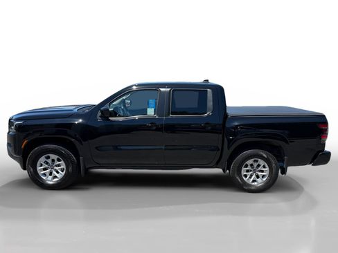 Used 2024 Nissan Frontier SV RWD image 2