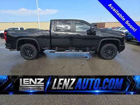 Used 2025 Chevrolet Silverado 2500 LT w/ Trail Boss Package AWD/4WD image 1