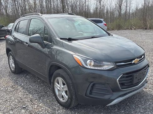 Used 2018 Chevrolet Trax LT w/ LT Convenience Package AWD/4WD image 4
