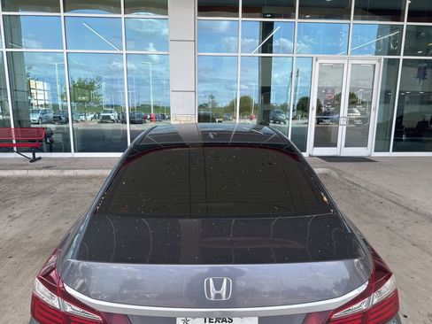 Used 2017 Honda Accord EX-L image 18