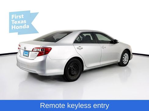 Used 2013 Toyota Camry LE image 8
