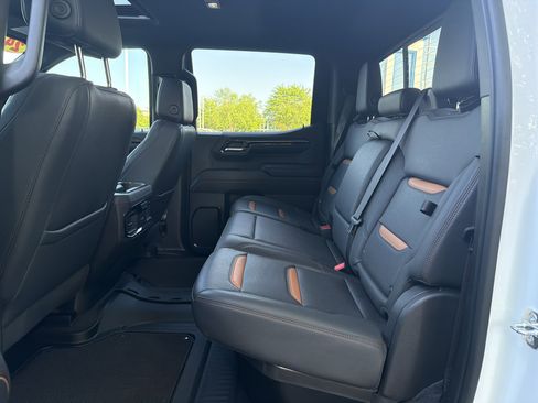 Used 2024 GMC Sierra 1500 AT4 w/ Technology Package image 30