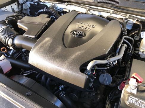Used 2019 Toyota Tacoma 4x4 Double Cab image 38