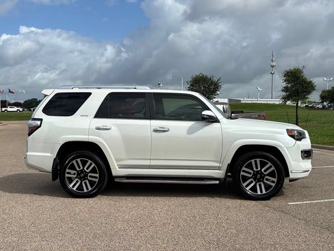 Used 2022 Toyota 4Runner Limited AWD/4WD image 5