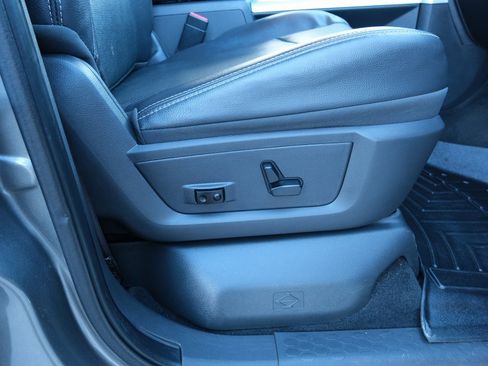 Used 2012 RAM 2500 Laramie w/ Cold Weather Group image 33