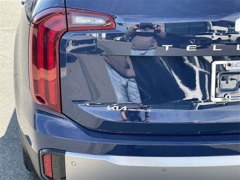 New 2025 Kia Telluride S image 15