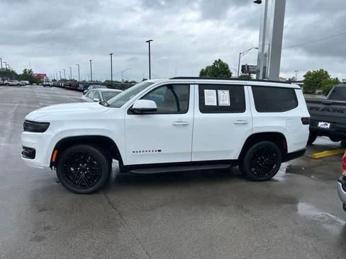 Used 2022 Jeep Wagoneer Series II AWD/4WD image 8