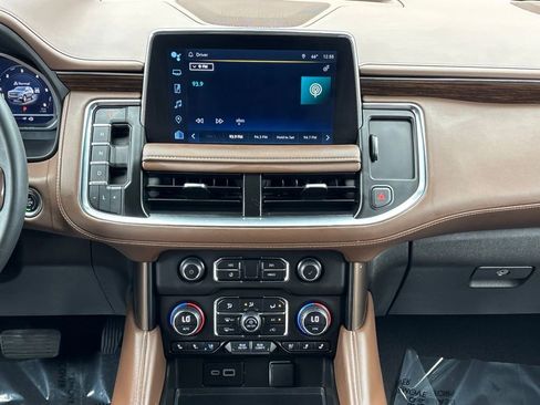 Used 2023 Chevrolet Suburban High Country AWD/4WD image 27
