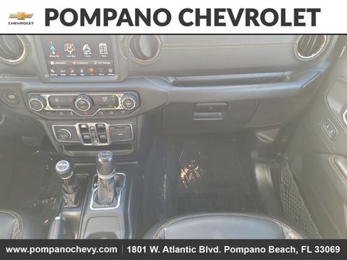 Used 2023 Jeep Gladiator Overland image 16