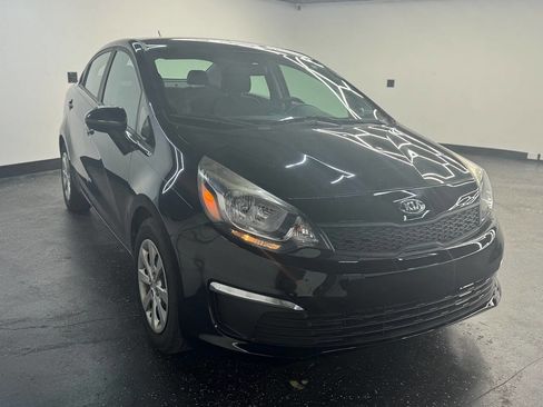 Used 2017 Kia Rio LX image 2