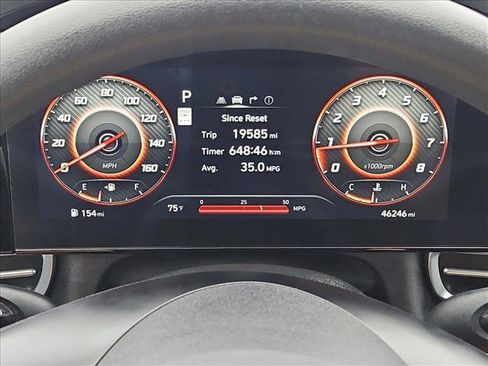 Used 2024 Hyundai Elantra SEL image 11