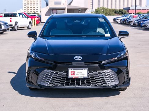 Certified 2025 Toyota Camry SE AWD/4WD image 2