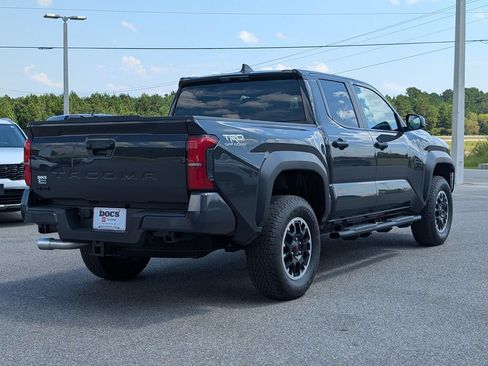 Used 2025 Toyota Tacoma TRD Off-Road AWD/4WD image 5