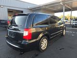 Used 2015 Chrysler Town & Country Limited Platinum image 5