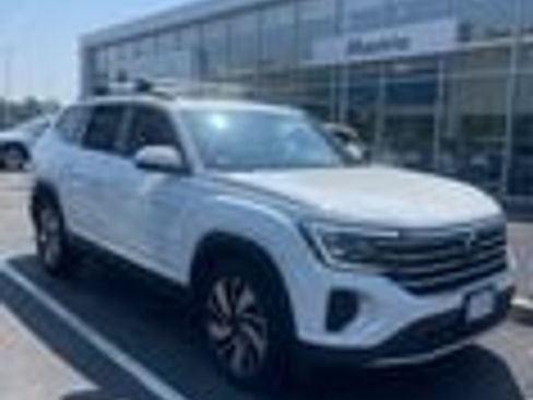 Certified 2024 Volkswagen Atlas SE AWD/4WD image 1