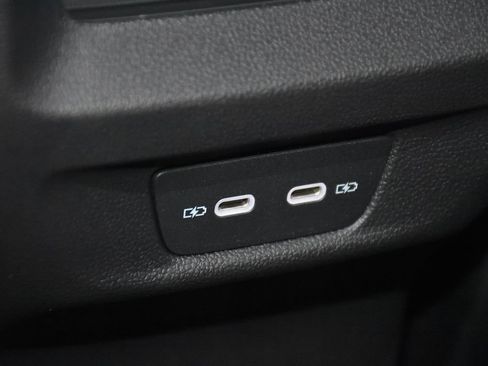 New 2026 Volkswagen Tiguan SE image 22