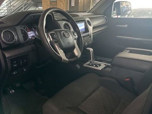 Used 2016 Toyota Tundra SR5 w/ SR5 Upgrade Package image 9