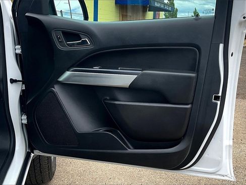 Used 2022 Chevrolet Colorado LT w/ LT Convenience Package image 23