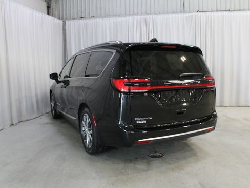 Used 2026 Chrysler Pacifica Pinnacle FWD image 27