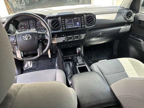 Used 2022 Toyota Tacoma SR RWD image 17