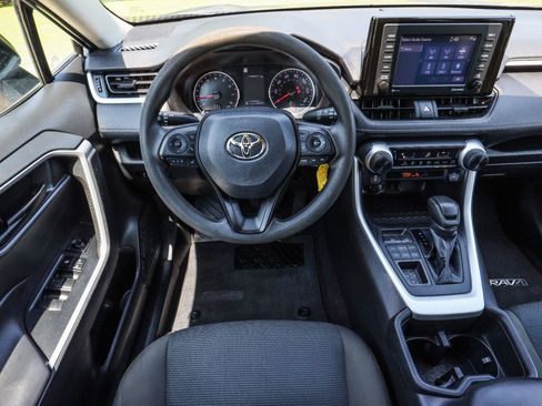Used 2022 Toyota RAV4 LE w/ Carpet Mat Package (TMS) AWD/4WD image 19