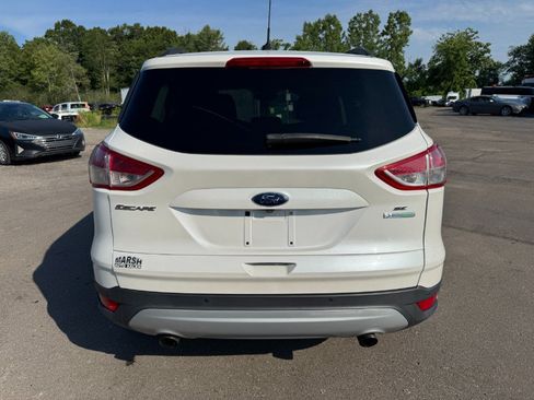 Used 2016 Ford Escape SE w/ Equipment Group 201A FWD image 4