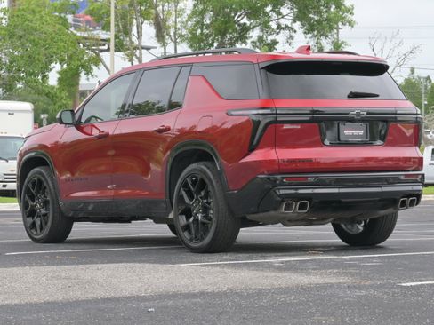 Used 2024 Chevrolet Traverse RS AWD/4WD image 3