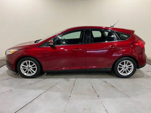 Used 2016 Ford Focus SE w/ SE Cold Weather Package FWD image 8