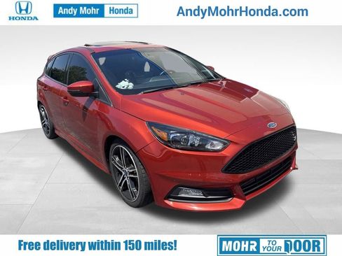 Used 2018 Ford Focus ST w/ Equipment Group 401A FWD image 1