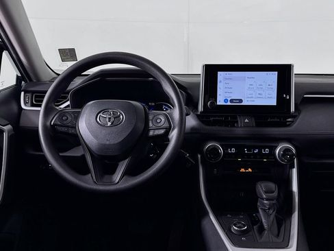 Used 2024 Toyota RAV4 LE AWD/4WD image 22