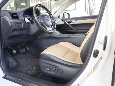 Used 2016 Lexus CT 200h w/ Seat Comfort Package FWD image 36
