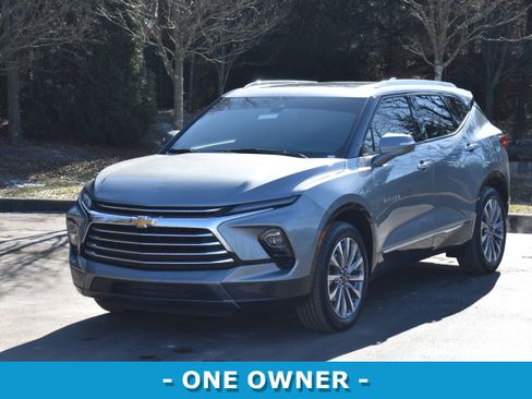 Used 2023 Chevrolet Blazer Premier image 3