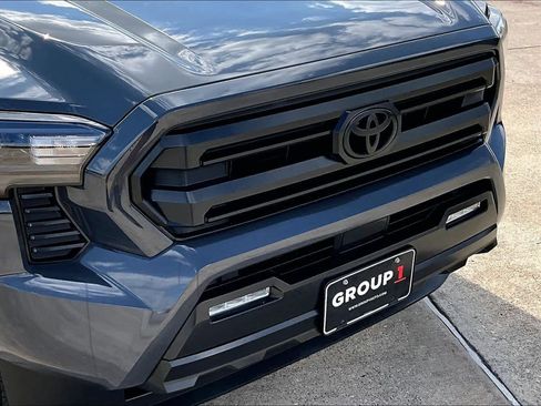 Certified 2025 Toyota Tacoma SR5 image 30