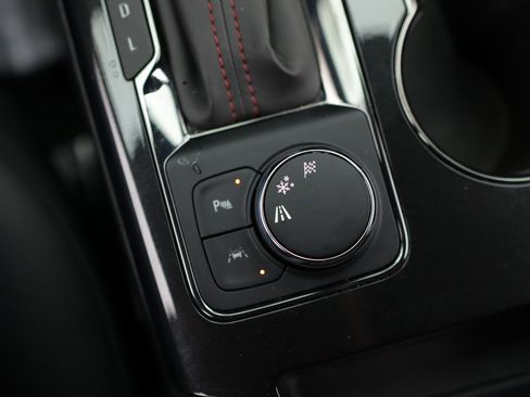 Used 2025 Chevrolet Blazer RS image 19