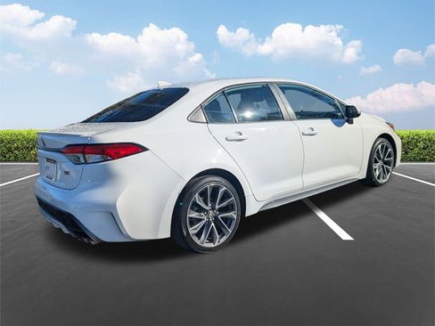 Used 2021 Toyota Corolla SE image 4