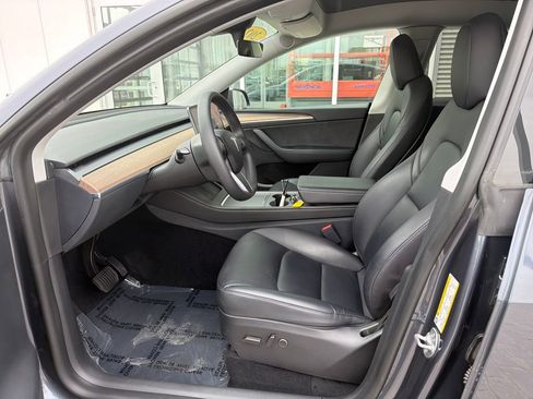 Used 2023 Tesla Model Y Long Range image 9