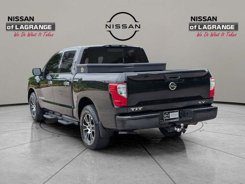 Used 2021 Nissan Titan SV w/ SV Convenience Package RWD image 7